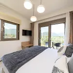 Apartment Maera *